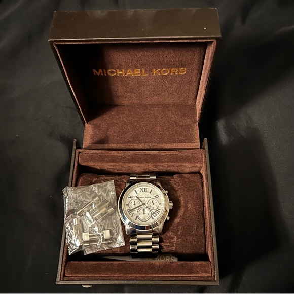 MICHAEL KORS Cooper Chronograph Watch MK5928 - Picture 10 of 10